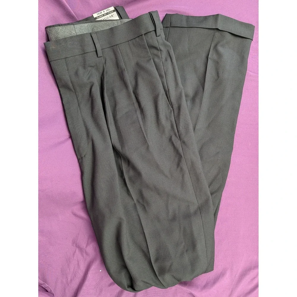 Haggar Premium Comfort Dress Pants Mens 36X36 Charcoal Grey Pleated Classic Fit